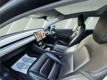 Tesla Model 3 Standard Range Plus Auto RWD 4dr