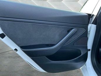 Tesla Model 3 Standard Range Plus Auto RWD 4dr