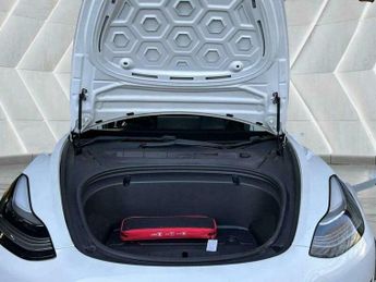 Tesla Model 3 Standard Range Plus Auto RWD 4dr