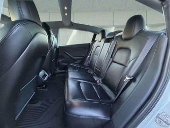 Tesla Model 3 Standard Range Plus Auto RWD 4dr