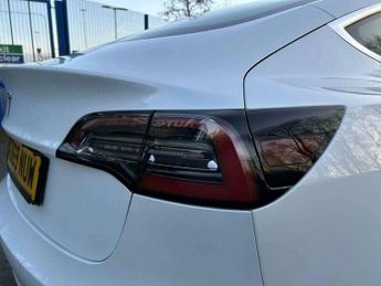 Tesla Model 3 Standard Range Plus Auto RWD 4dr