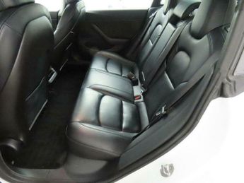 Tesla Model 3 Standard Range Plus Auto RWD 4dr
