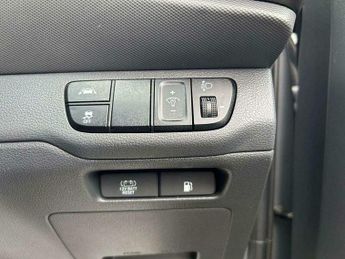 Hyundai Ioniq 1.6 h-GDi Premium DCT Euro 6 (s/s) 5dr