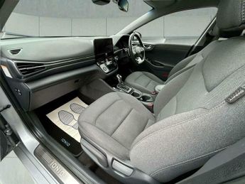 Hyundai Ioniq 1.6 h-GDi Premium DCT Euro 6 (s/s) 5dr