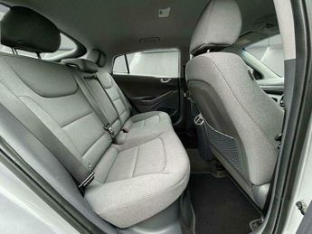 Hyundai Ioniq 1.6 h-GDi Premium DCT Euro 6 (s/s) 5dr