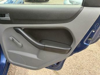Ford Focus 1.6 Style 5dr