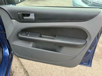Ford Focus 1.6 Style 5dr