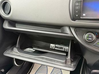 Toyota Yaris 1.5 VVT-h Icon E-CVT Euro 6 5dr