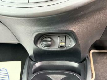 Toyota Yaris 1.5 VVT-h Icon E-CVT Euro 6 5dr