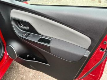 Toyota Yaris 1.5 VVT-h Icon E-CVT Euro 6 5dr