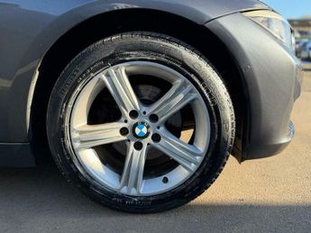 BMW 3 SERIES 2.0 320i SE Auto Euro 5 (s/s) 4dr