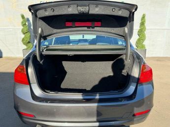 BMW 3 SERIES 2.0 320i SE Auto Euro 5 (s/s) 4dr