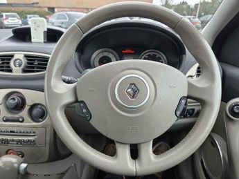 Renault Clio 1.6 VVT Privilege 5dr