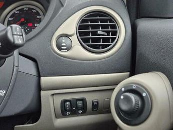 Renault Clio 1.6 VVT Privilege 5dr