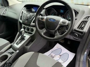 Ford Focus 1.6 Zetec Hatchback 5dr Petrol Powershift Euro 5 (125 ps)