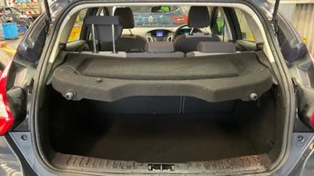 Ford Focus 1.6 Zetec Hatchback 5dr Petrol Powershift Euro 5 (125 ps)