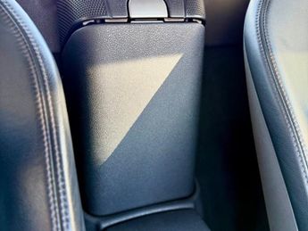 Mercedes-Benz CLS 1.8 SLK200K Grand Edition Convertible 2dr Petrol Tiptronic Euro 