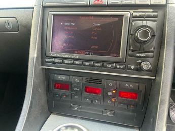 Audi A4 Avant 2.0 TDI S line 5dr