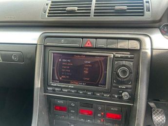 Audi A4 Avant 2.0 TDI S line 5dr