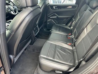 Porsche Cayenne V6 TIPTRONIC