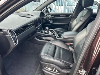 Porsche Cayenne V6 TIPTRONIC