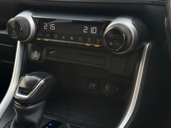 Toyota RAV4 VVT-I DESIGN