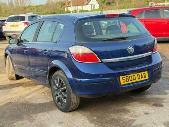 Vauxhall Astra 1.6i 16v Design Hatchback 5dr Petrol Easytronic (156 g/km, 103 b