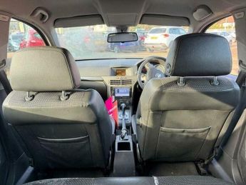 Vauxhall Astra 1.6i 16v Design Hatchback 5dr Petrol Easytronic (156 g/km, 103 b