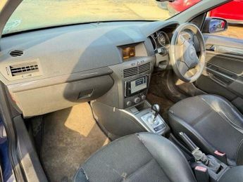 Vauxhall Astra 1.6i 16v Design Hatchback 5dr Petrol Easytronic (156 g/km, 103 b