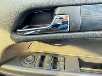 Vauxhall Astra 1.6i 16v Design Hatchback 5dr Petrol Easytronic (156 g/km, 103 b