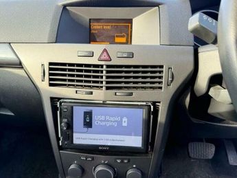 Vauxhall Astra 1.6i 16v Design Hatchback 5dr Petrol Easytronic (156 g/km, 103 b