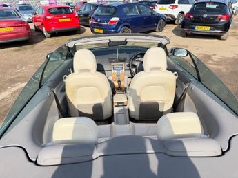 Volvo C70 2.4 D5 SE Convertible 2dr Diesel Geartronic (193 g/km, 178 bhp)