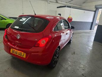 Vauxhall Corsa 1.4 16V Exclusiv Euro 5 3dr