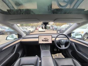 Tesla Model Y LONG RANGE AWD