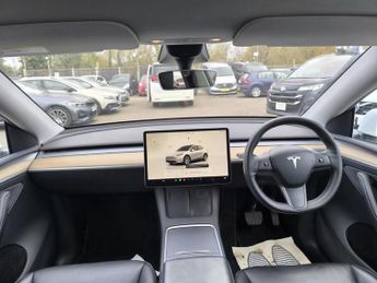 Tesla Model Y LONG RANGE AWD