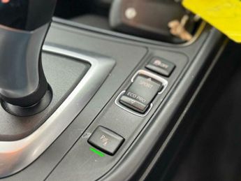 BMW 3 SERIES 320i SE