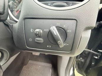 Ford Focus 1.6 Titanium Hatchback 5dr Petrol Automatic (184 g/km, 99 bhp)