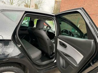 SEAT Leon 1.6 TDI SE Dynamic DSG Euro 6 (s/s) 5dr