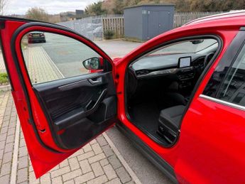 Ford Focus 1.0T EcoBoost MHEV Titanium DCT Euro 6 (s/s) 5dr