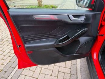 Ford Focus 1.0T EcoBoost MHEV Titanium DCT Euro 6 (s/s) 5dr