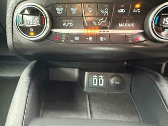 Ford Focus 1.0T EcoBoost MHEV Titanium DCT Euro 6 (s/s) 5dr
