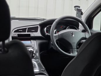 Peugeot 3008 E-HDI ACTIVE
