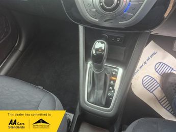 Hyundai IX20 1.6 Premium Hatchback 5dr Petrol Auto Euro 6 (125 ps)