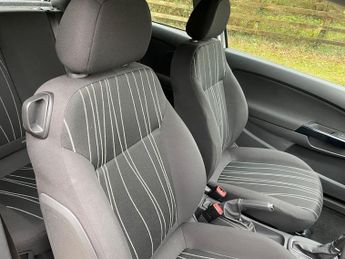 Vauxhall Corsa EXCLUSIV AC !! JUST 16,000 MILES - ULEZ COMPLIANT - NEW MOT - FU