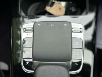 Mercedes-Benz A Class 2.0 A250 AMG Line (Premium) 7G-DCT Euro 6 (s/s) 5dr