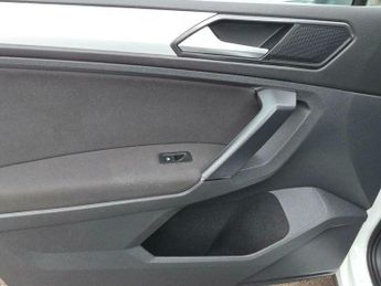 Volkswagen Tiguan 2.0 TDI SE Navigation DSG Euro 6 (s/s) 5dr