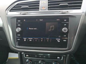 Volkswagen Tiguan 2.0 TDI SE Navigation DSG Euro 6 (s/s) 5dr