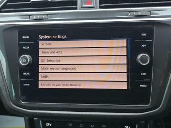 Volkswagen Tiguan 2.0 TDI SE Navigation DSG Euro 6 (s/s) 5dr