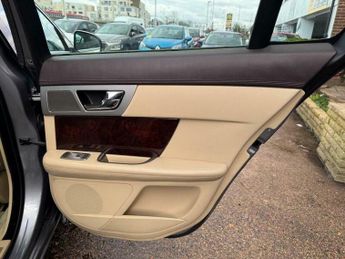 Jaguar XF 3.0d V6 Premium Luxury Auto Euro 5 4dr