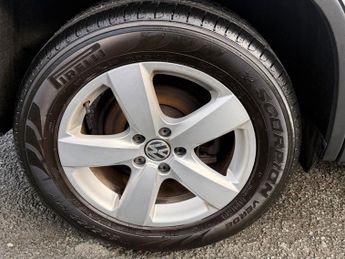 Volkswagen Tiguan 2.0 TDI BlueMotion Tech SE DSG 4WD 5dr 138BHP